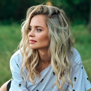 Meet your Posher, Аня